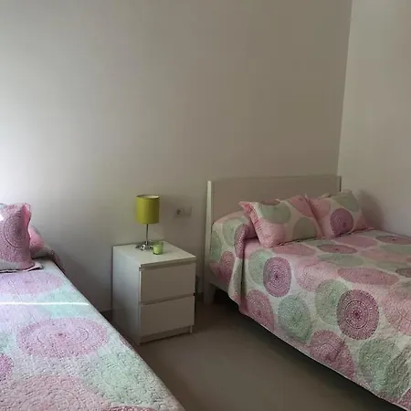En Complejo Residencial Con Piscina *