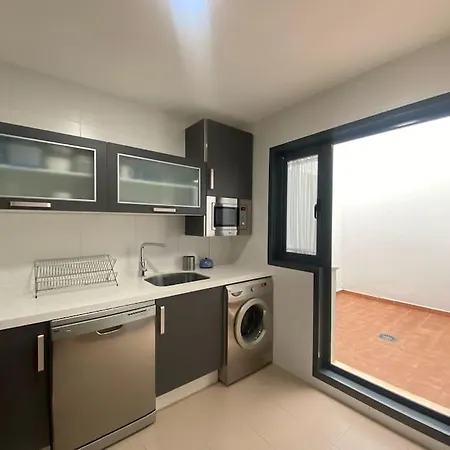 En Complejo Residencial Con Piscina Apartment